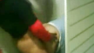 श्यामला हॉटी सोन्जा लांब डिल्डोसह तिची घट्ट गळ घालते